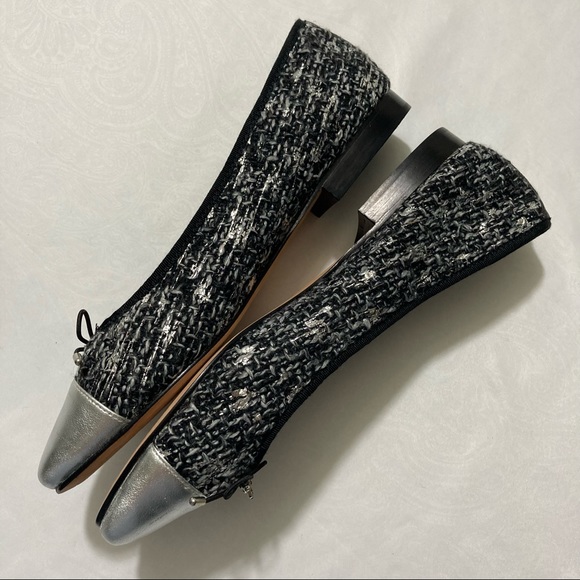 Sam Edelman Cap Toe Silver “Sara” Flats, Size 10 - Picture 6 of 10